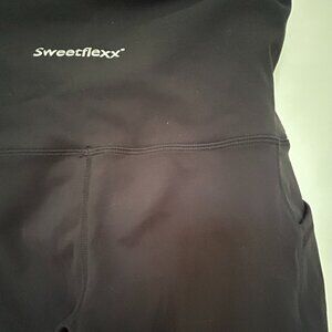 Sweetflexx Hi Rise Resistance Leggings with pockets LIKE NEW!